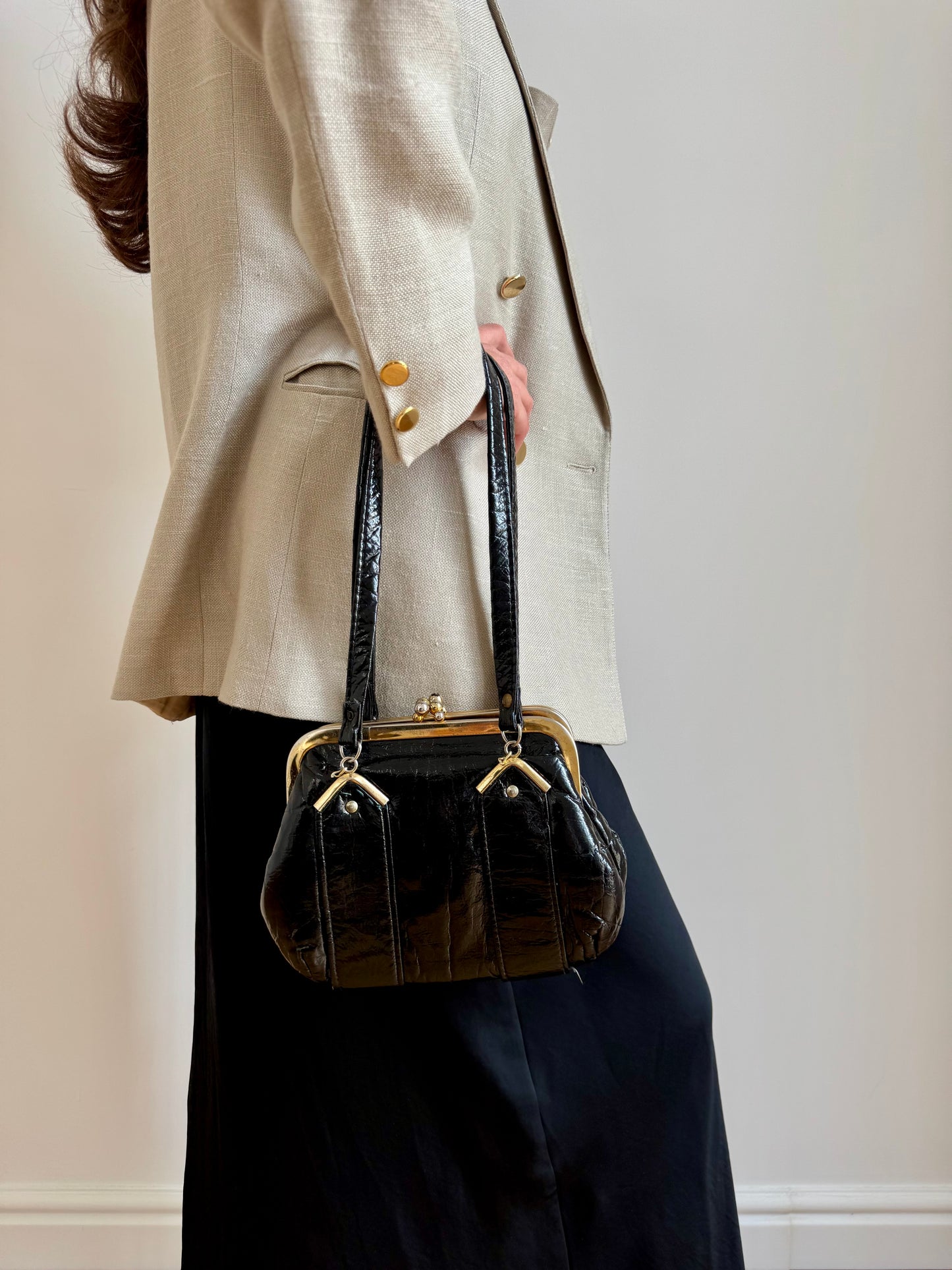 BORSA A SPALLA NERO LUCIDO