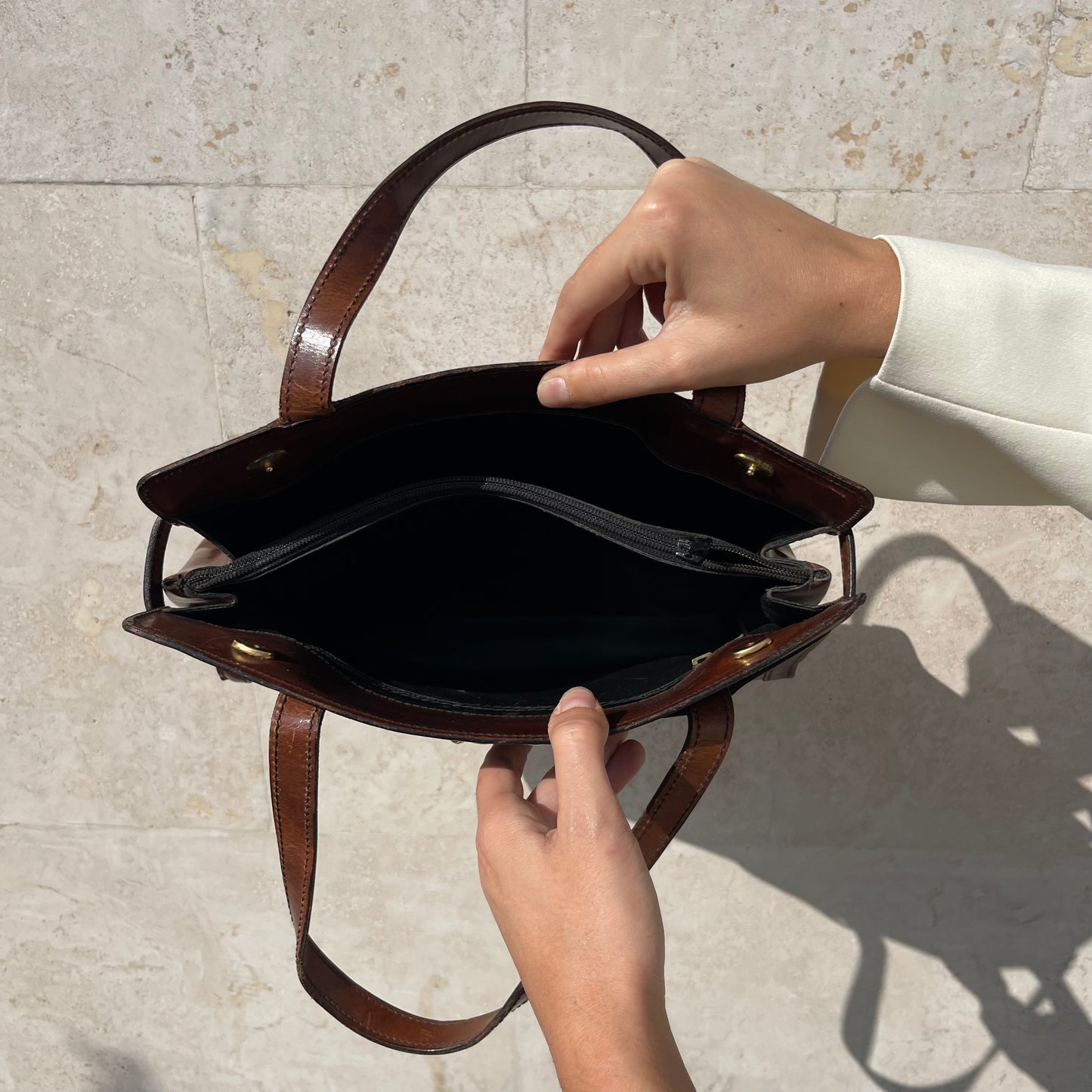 VINTAGE BROWN LEATHER HANDBAG