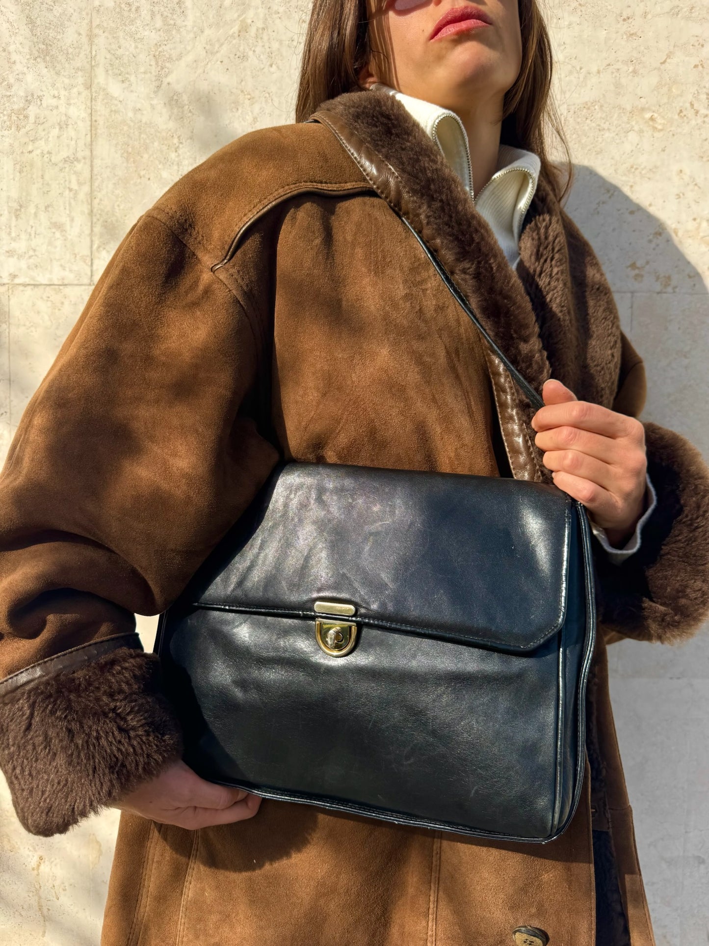 BORSA A SPALLA NERA IN VERA PELLE