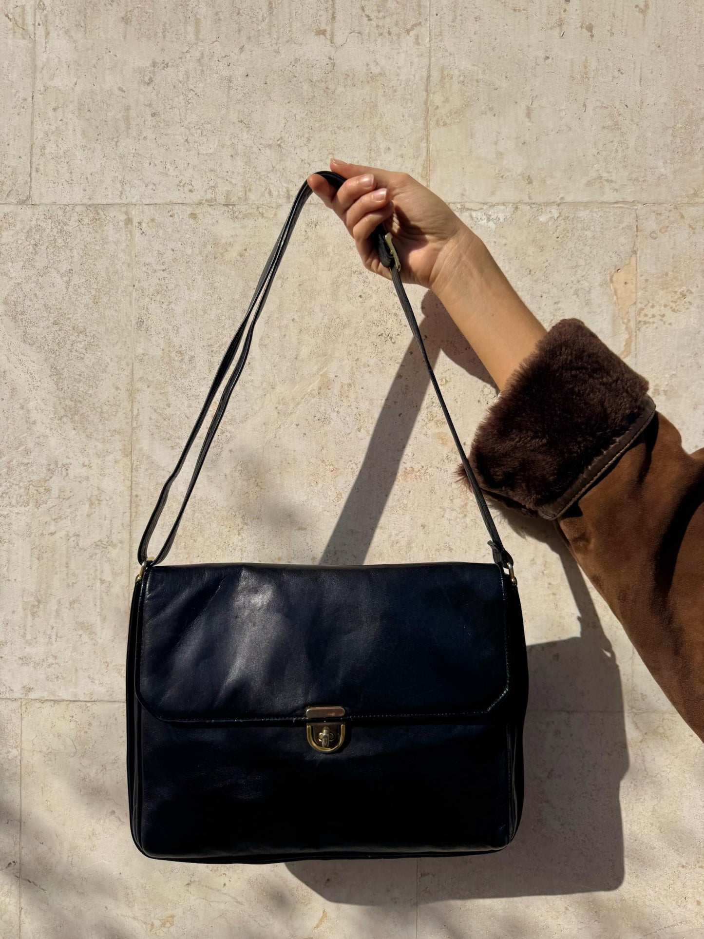 BORSA A SPALLA NERA IN VERA PELLE