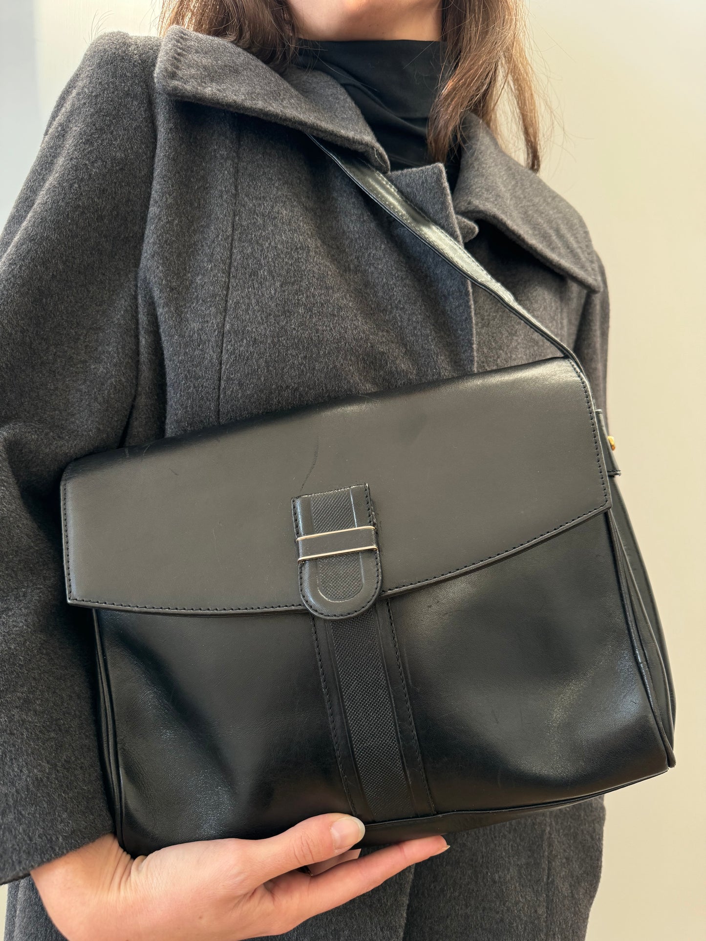 BLACK SHOULDER BAG IN LEATHER