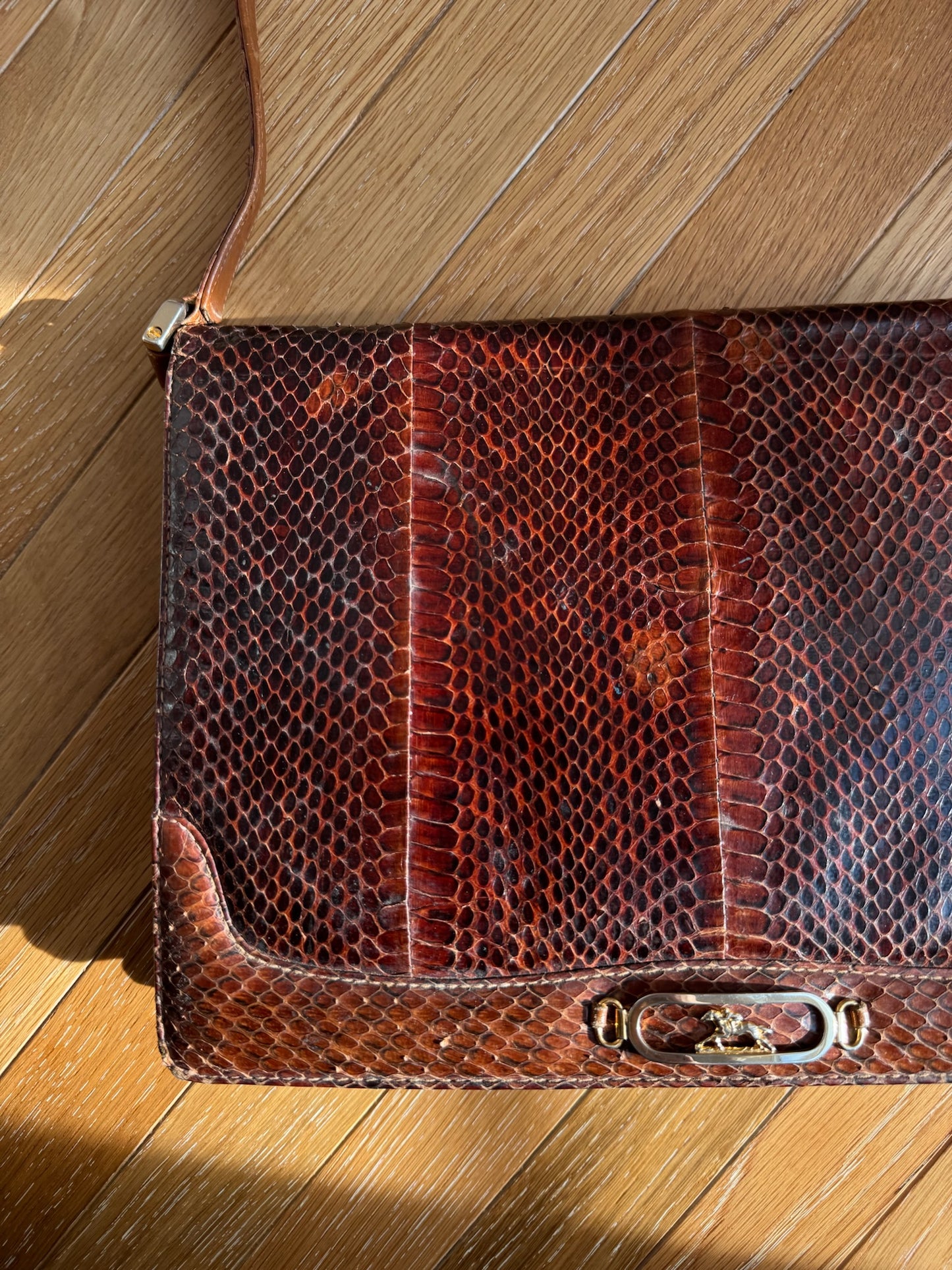 BORSA A TRACOLLA MARRONE