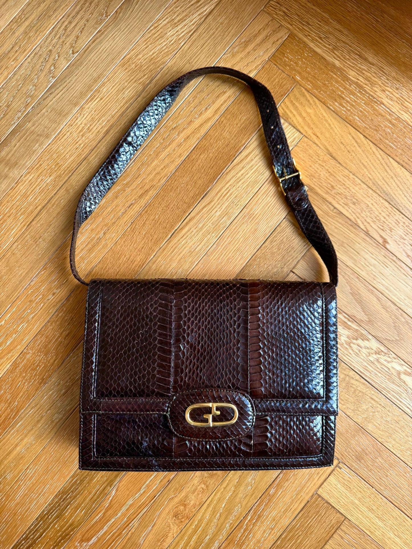 BORSA IN PELLE A TRACOLLA MARRONE