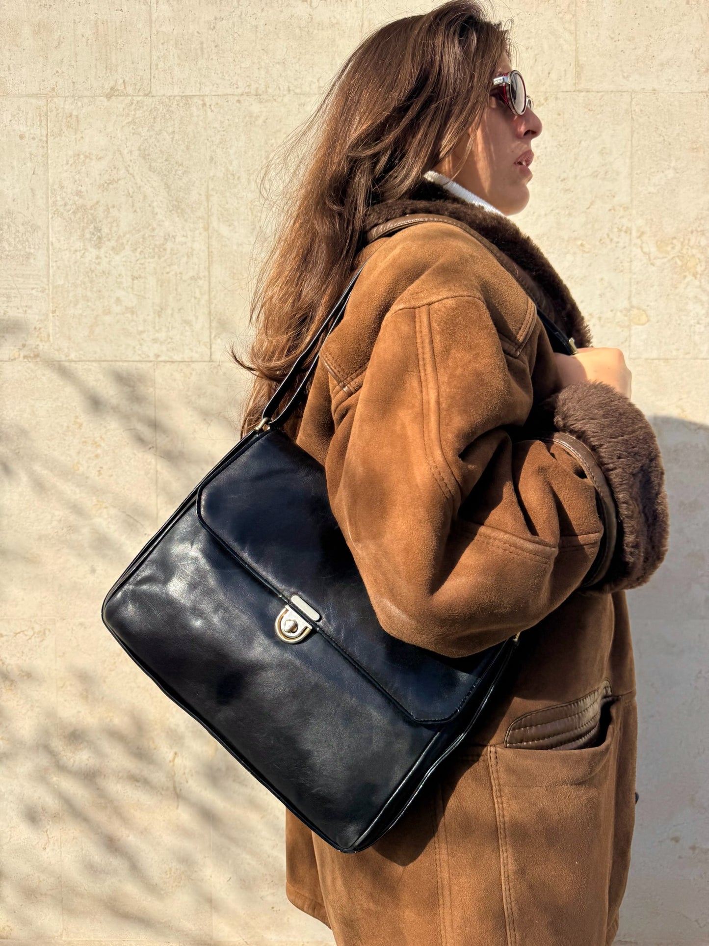 BORSA A SPALLA NERA IN VERA PELLE