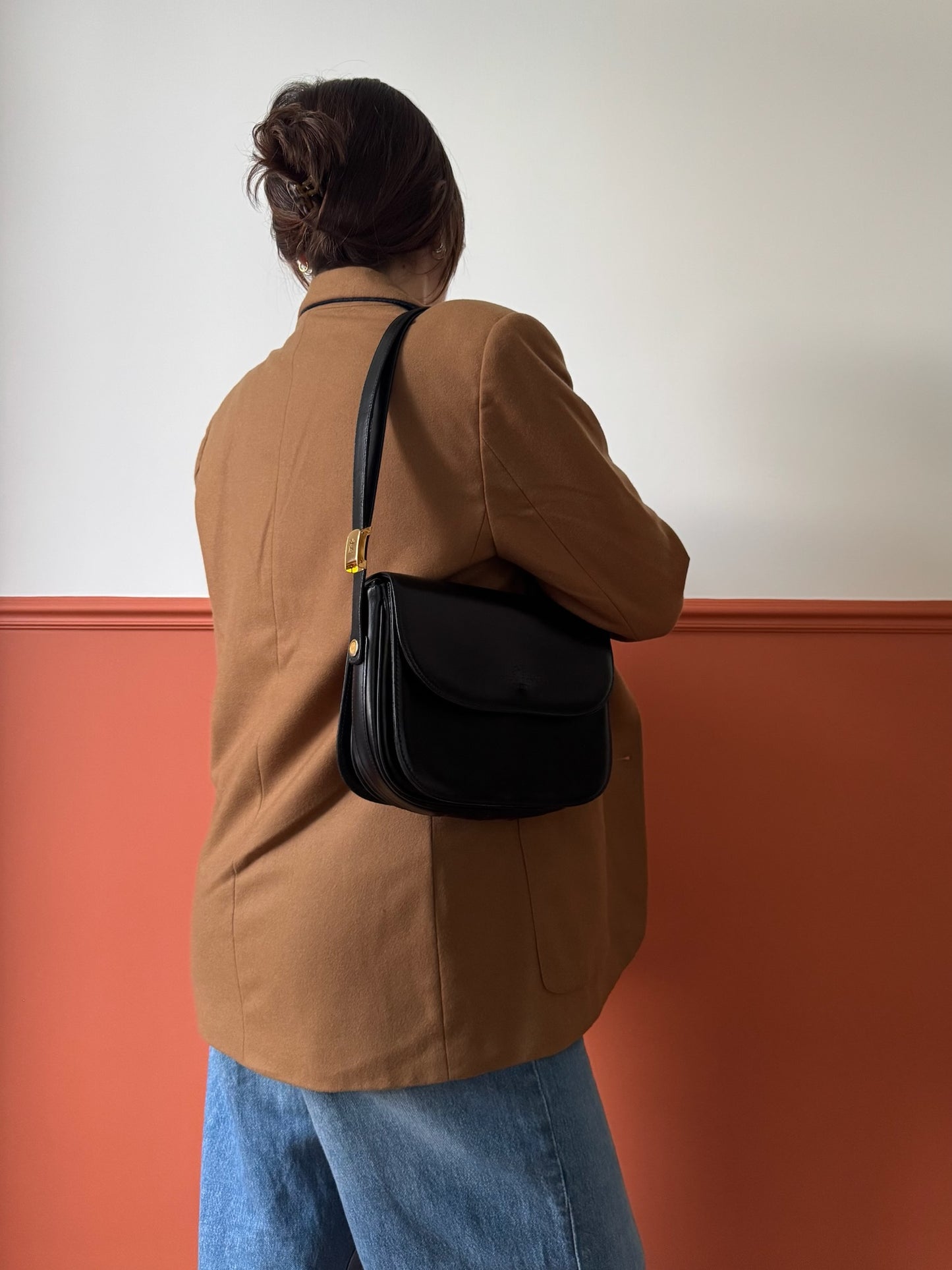 BORSA A SPALLA NERA IN VERA PELLE