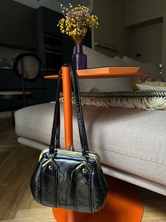 BORSA A SPALLA NERO LUCIDO