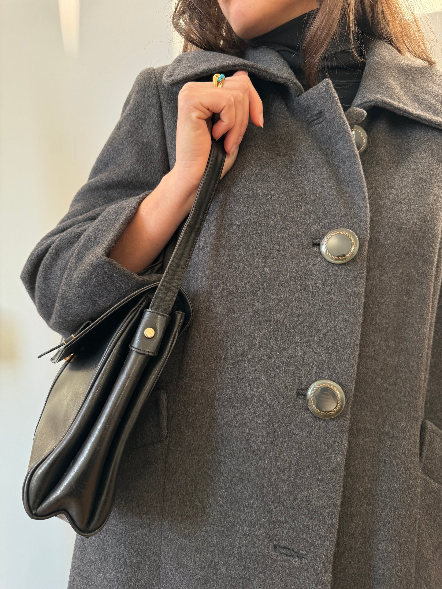 BLACK SHOULDER BAG IN LEATHER