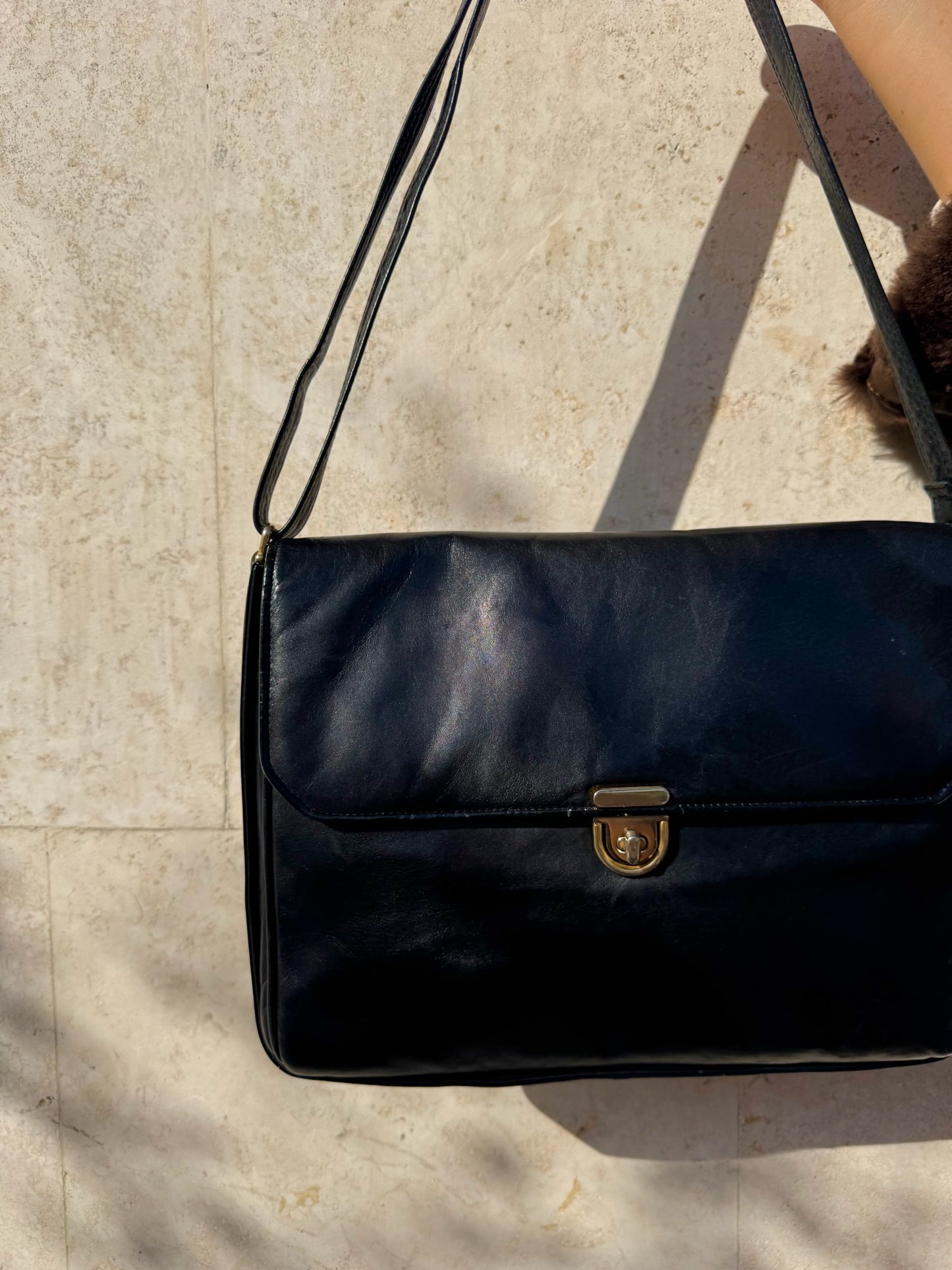 BORSA A SPALLA NERA IN VERA PELLE