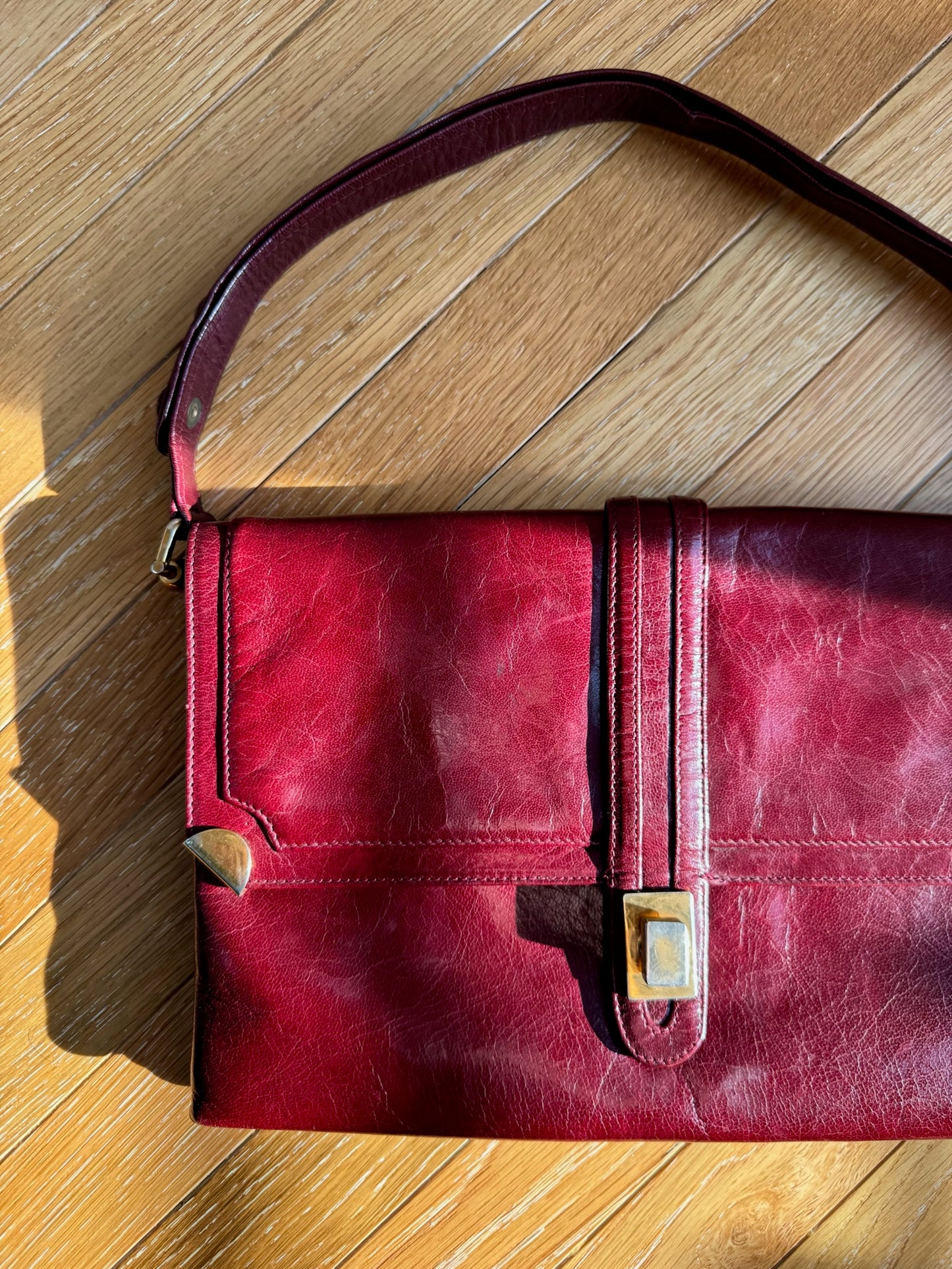 BORSA A SPALLA BORDEAUX IN PELLE