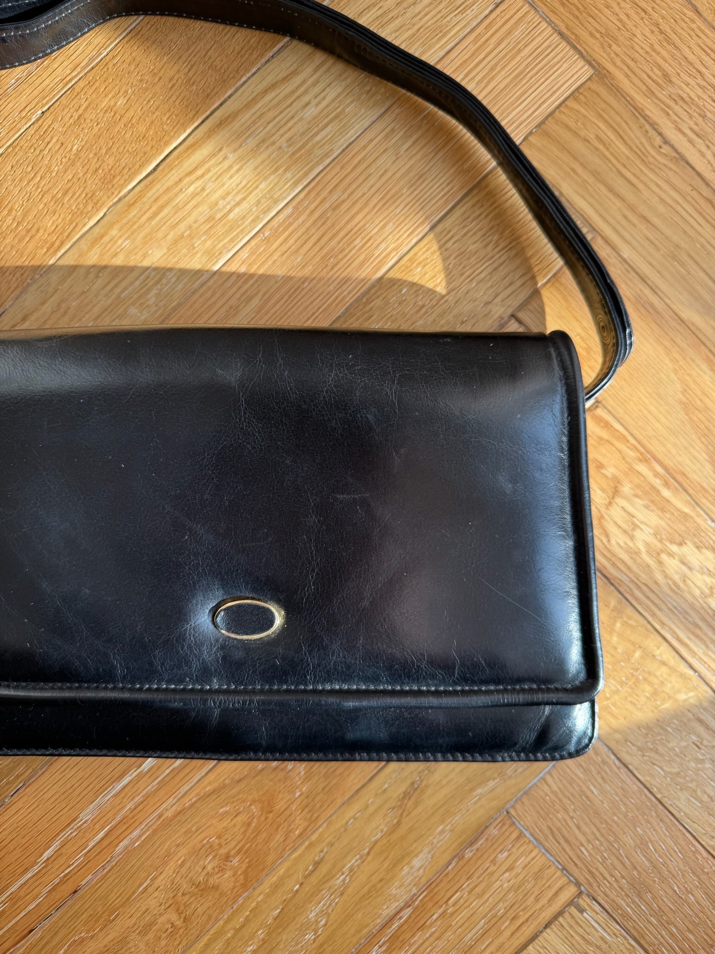 BORSA A SPALLA NERA IN VERA PELLE