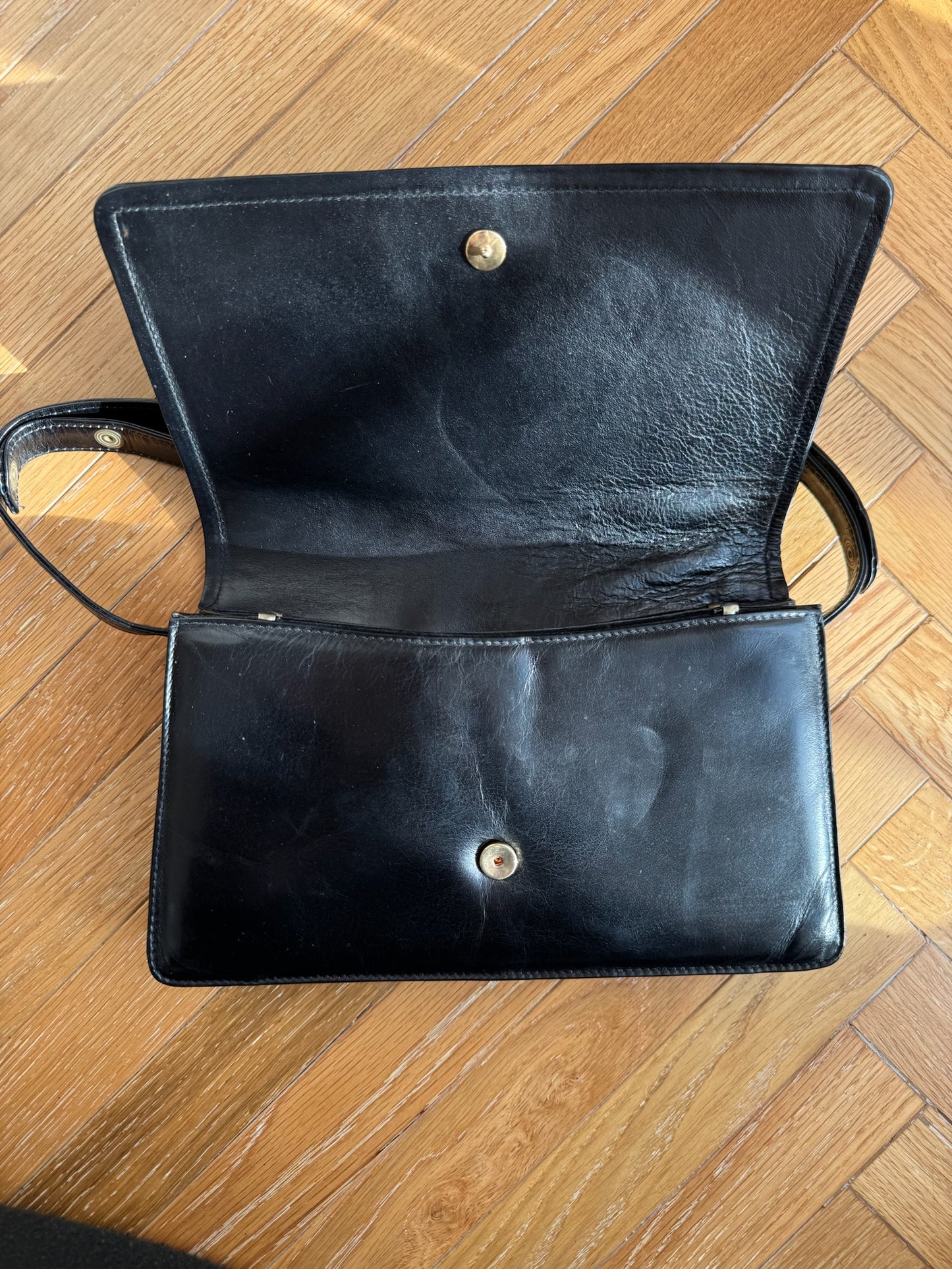 BORSA A SPALLA NERA IN VERA PELLE