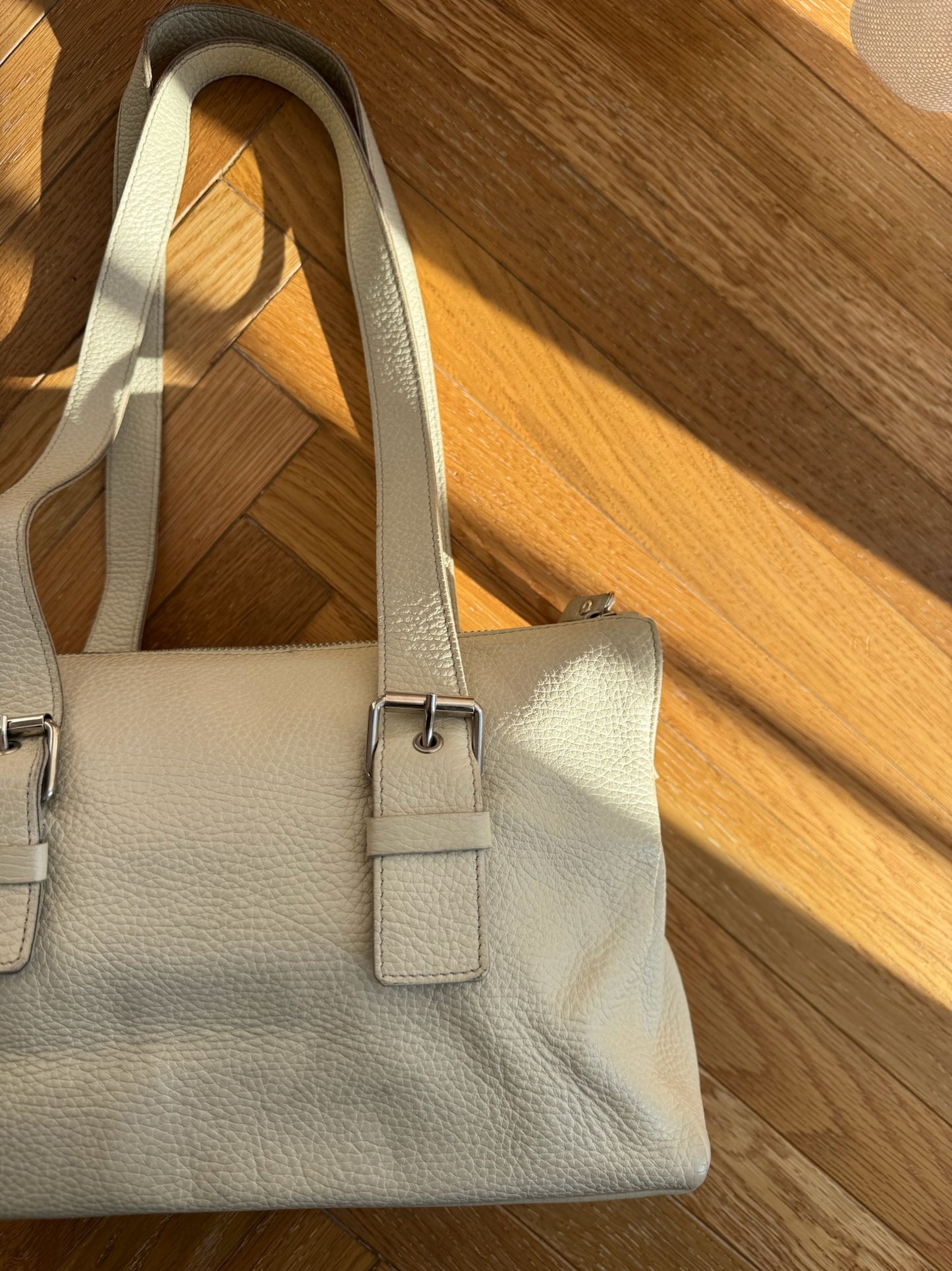 BORSA A SPALLA OFF WHITE MARTELLATA