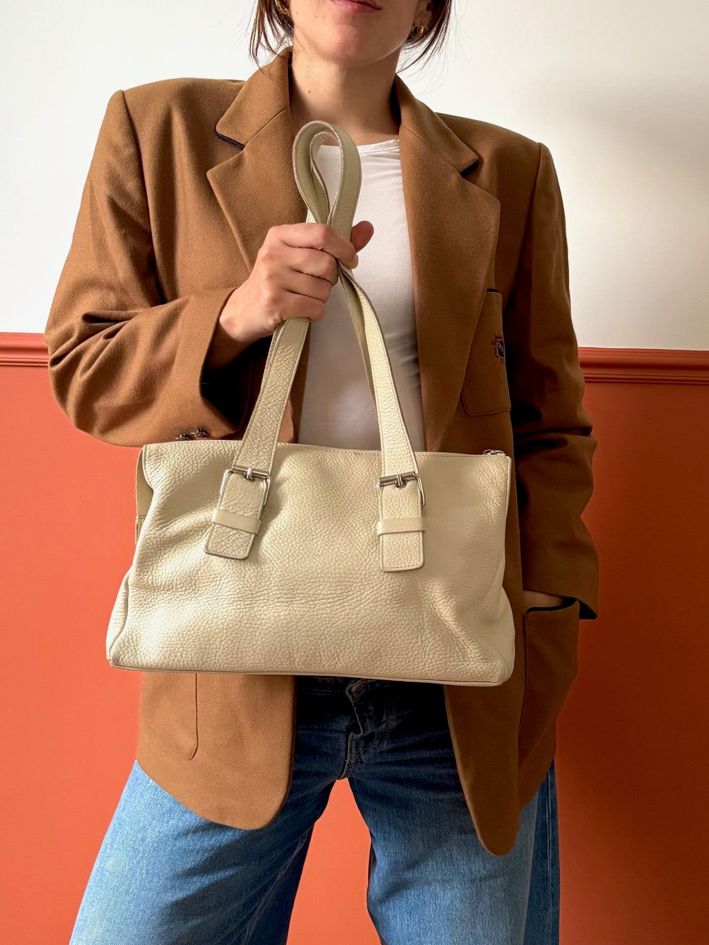 BORSA A SPALLA OFF WHITE MARTELLATA