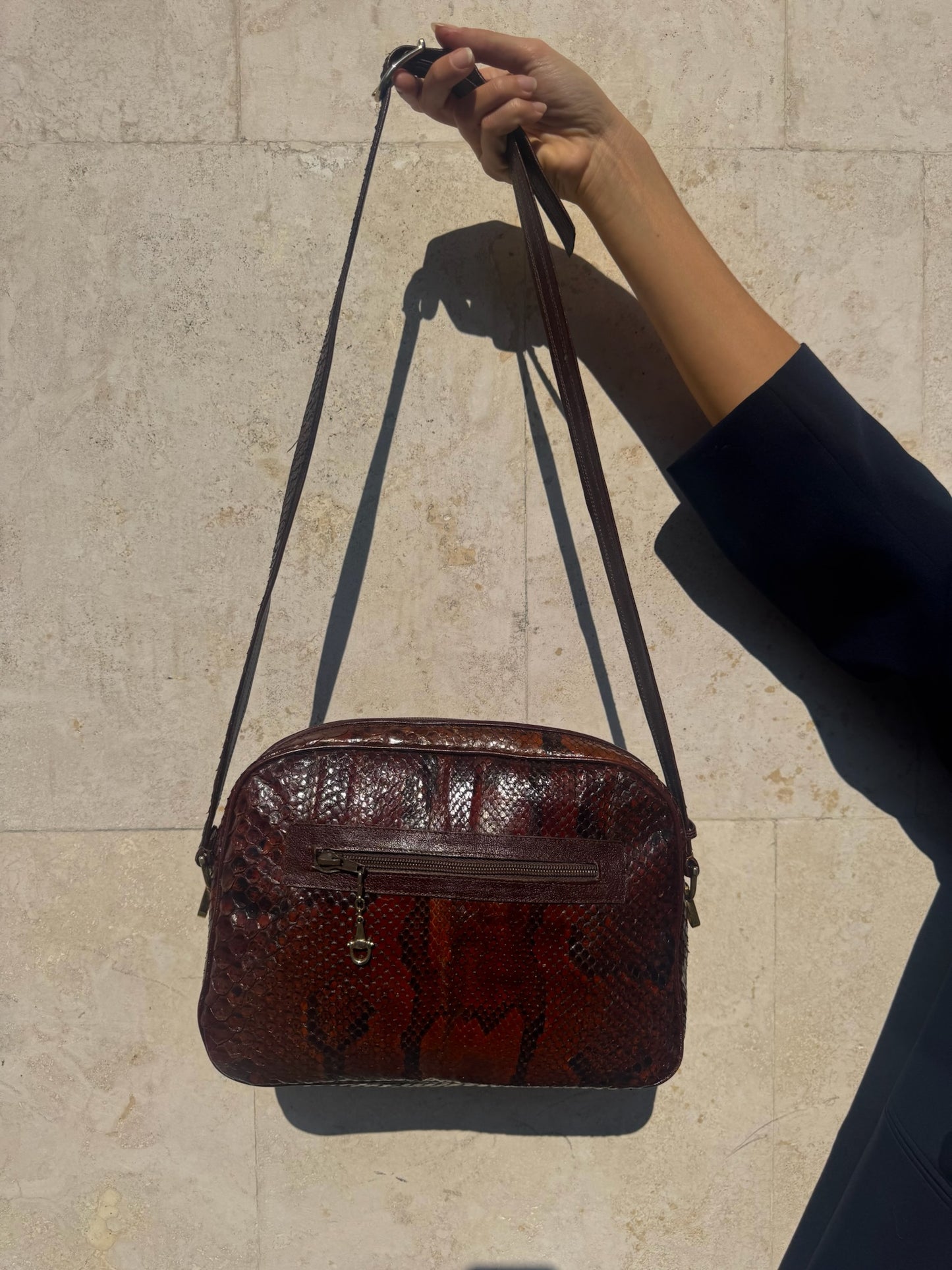 CAMERA BAG CON TEXTURE IN PITONE